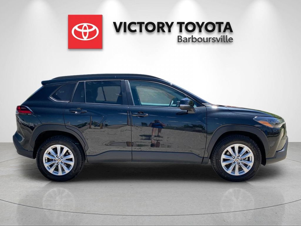 Used 2026 Toyota Corolla Cross LE FWD image 6