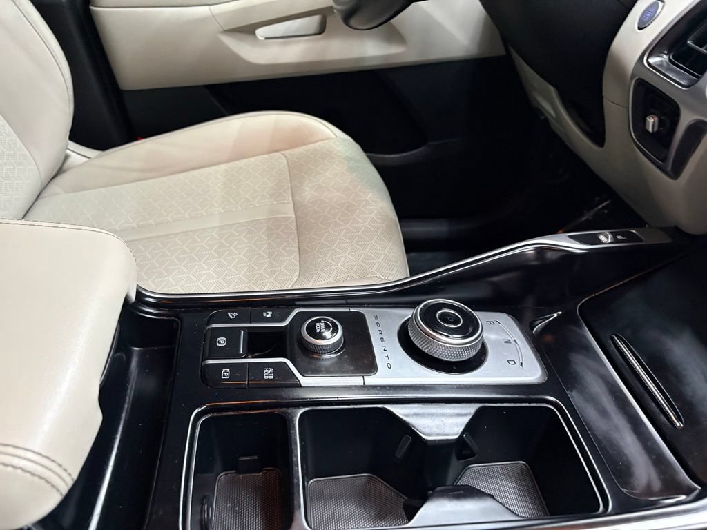 Used 2021 Kia Sorento S FWD image 57