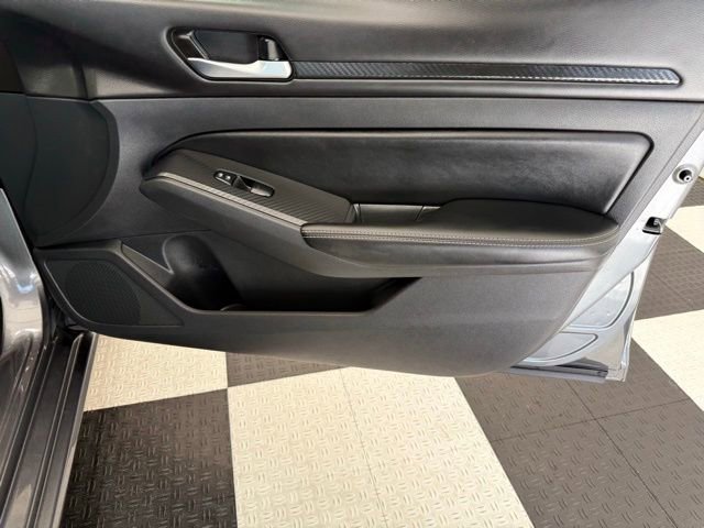 Used 2025 Nissan Altima 2.5 SV image 22