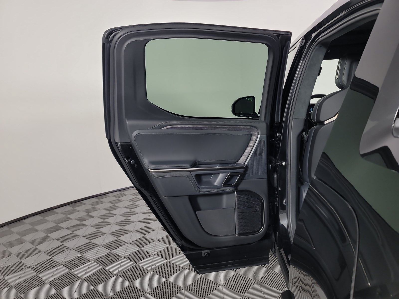 Used 2023 Rivian R1T Adventure Quad AWD/4WD image 17