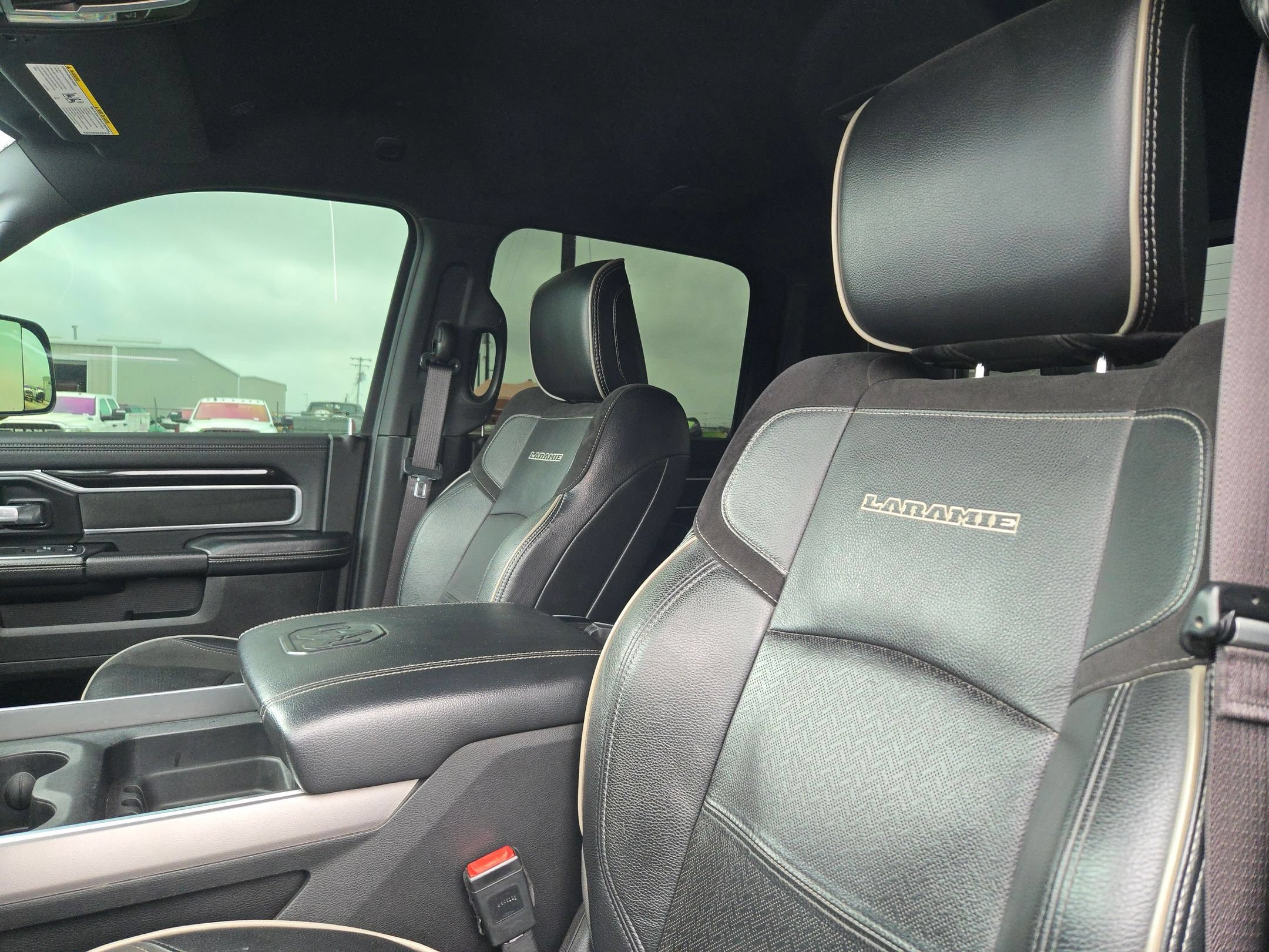 Used 2022 RAM 2500 Laramie w/ Night Edition AWD/4WD image 9