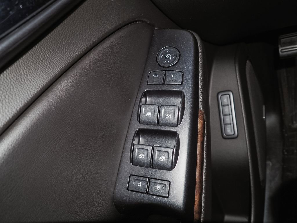 Used 2018 Chevrolet Suburban LT image 29