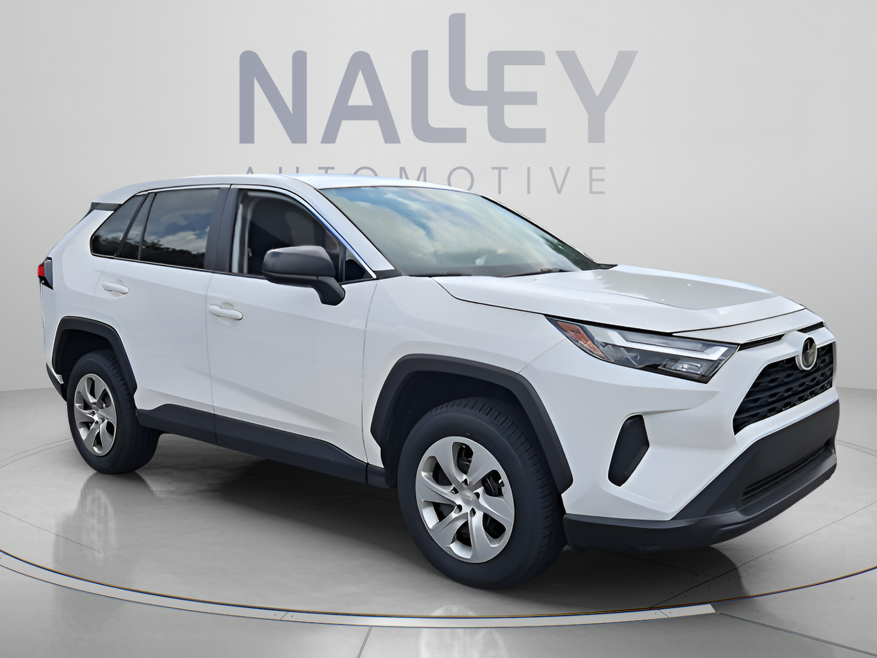 Used 2023 Toyota RAV4 LE AWD/4WD image 7