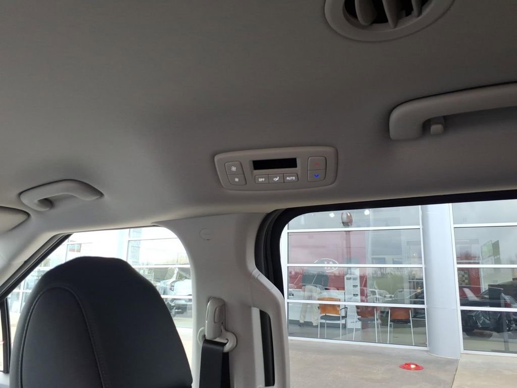 New 2026 Kia Carnival image 10