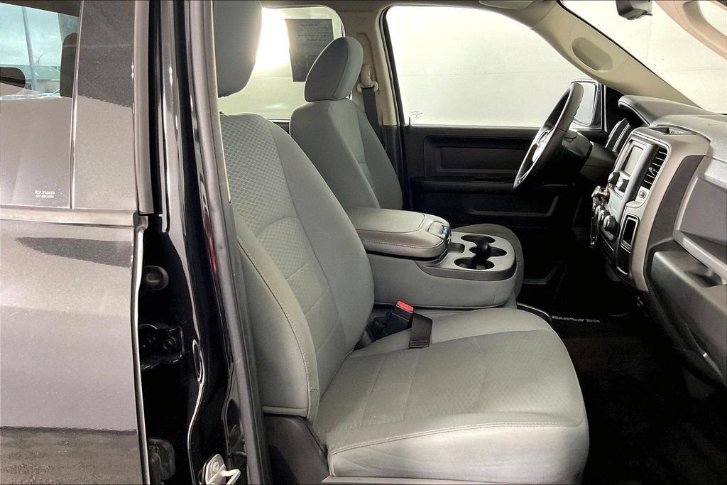 Used 2016 RAM 1500 Express w/ Black Ram 1500 Express Group RWD image 9