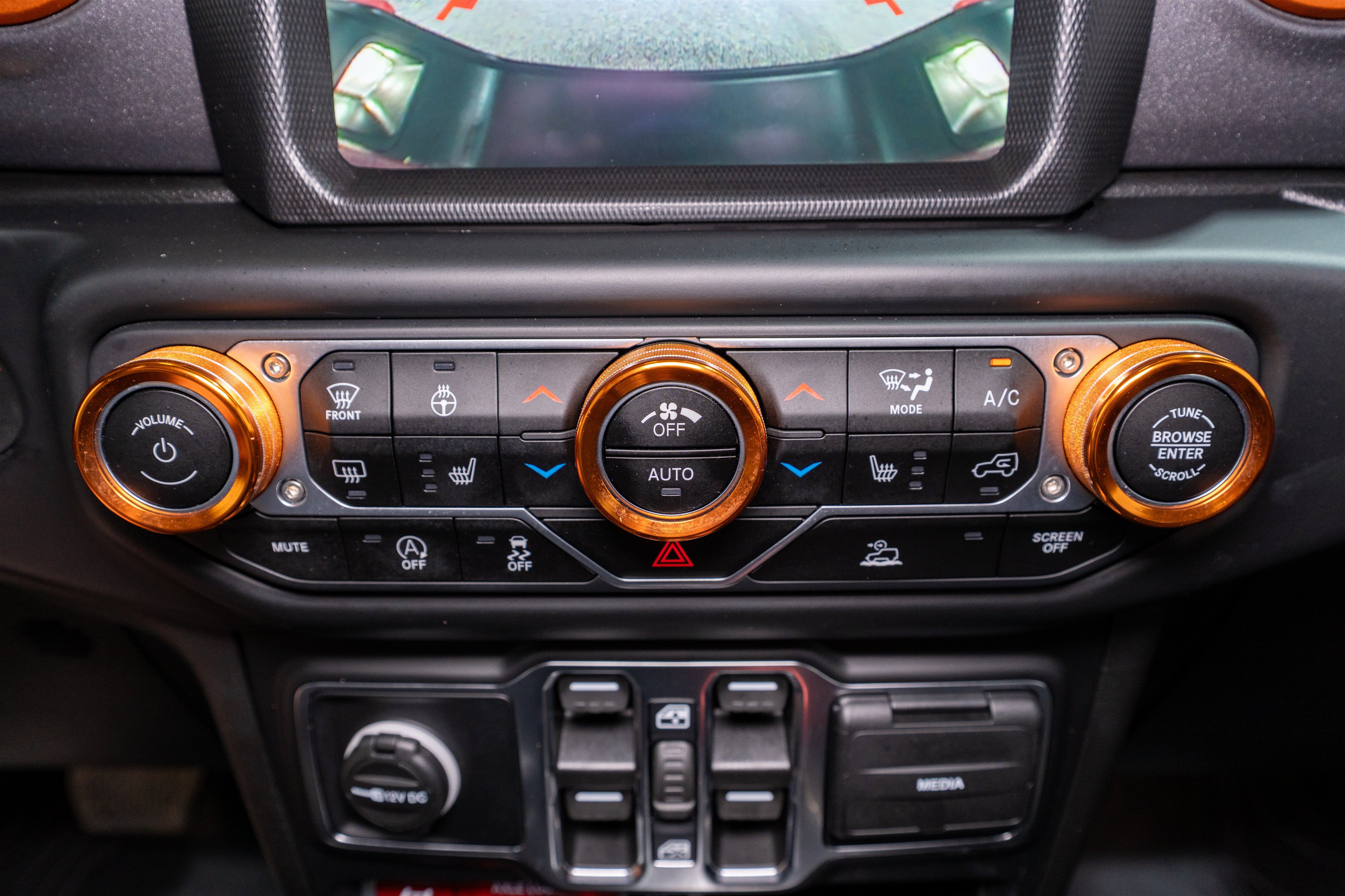 Used 2023 Jeep Gladiator Mojave w/ Cold Weather Group AWD/4WD image 22