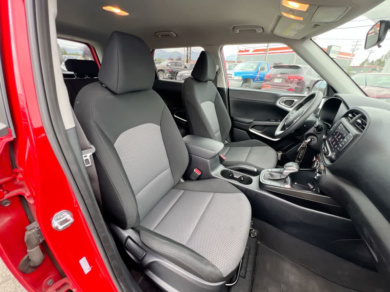 Used 2024 Kia Soul LX w/ Option Group 015 FWD image 28