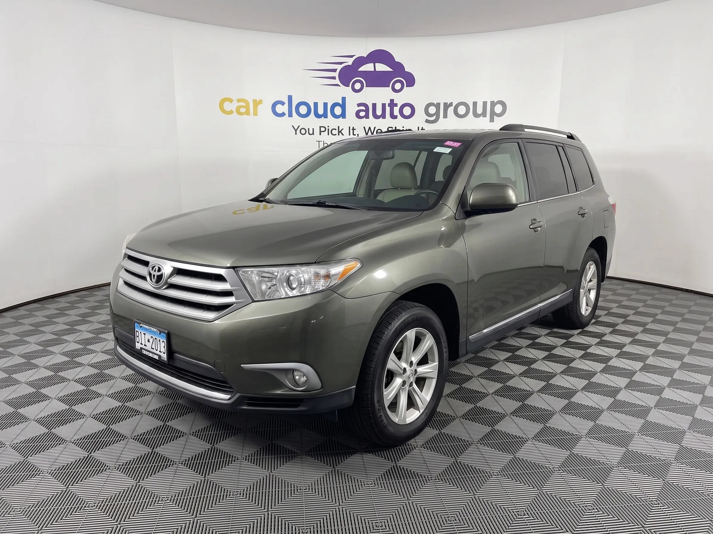 Used 2012 Toyota Highlander SE w/ Tow Pkg AWD/4WD image 1