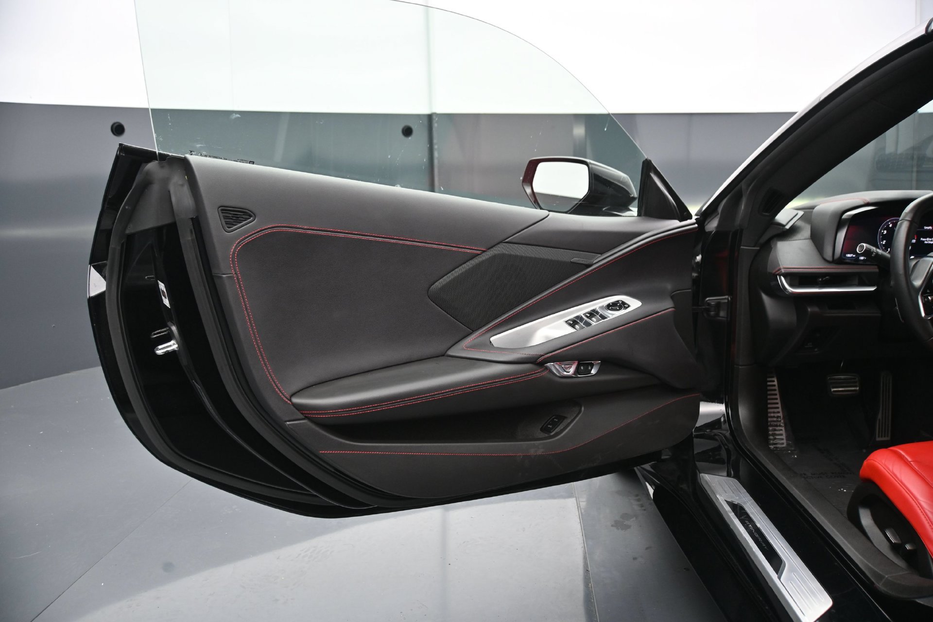 Used 2021 Chevrolet Corvette Stingray Convertible w/ Z51 Performance Package RWD image 36