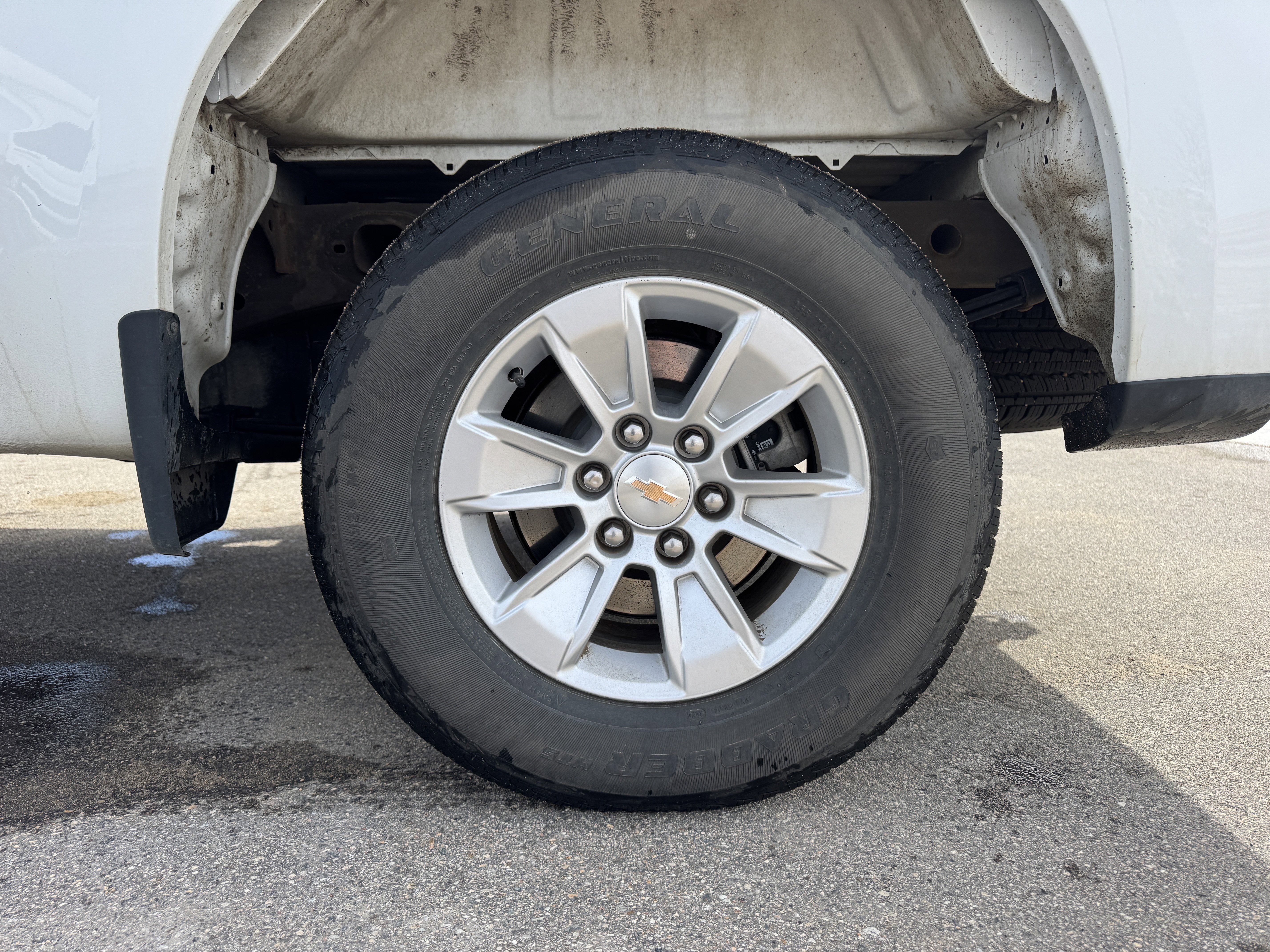 Used 2025 Chevrolet Silverado 1500 LT AWD/4WD image 22