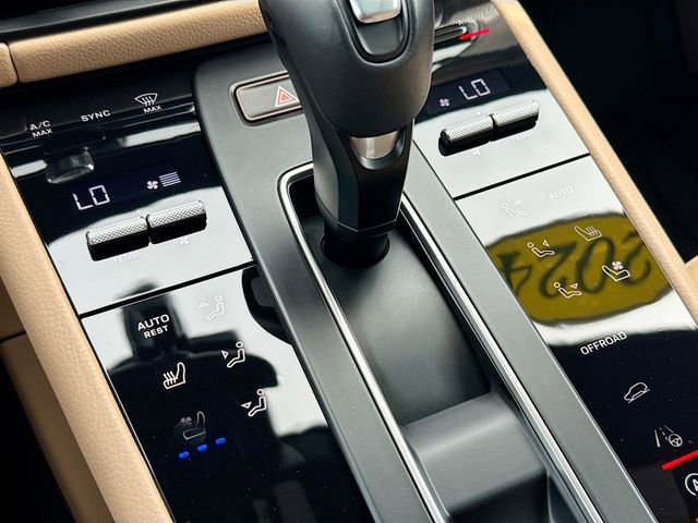 Used 2024 Porsche Macan Turbo image 18