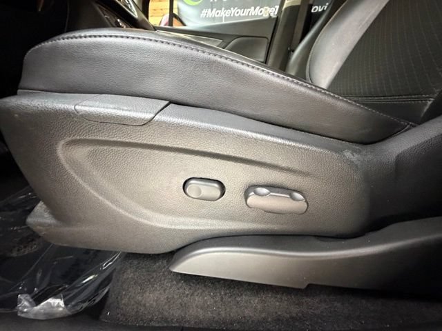 Used 2019 Buick Encore Sport Touring AWD/4WD image 27