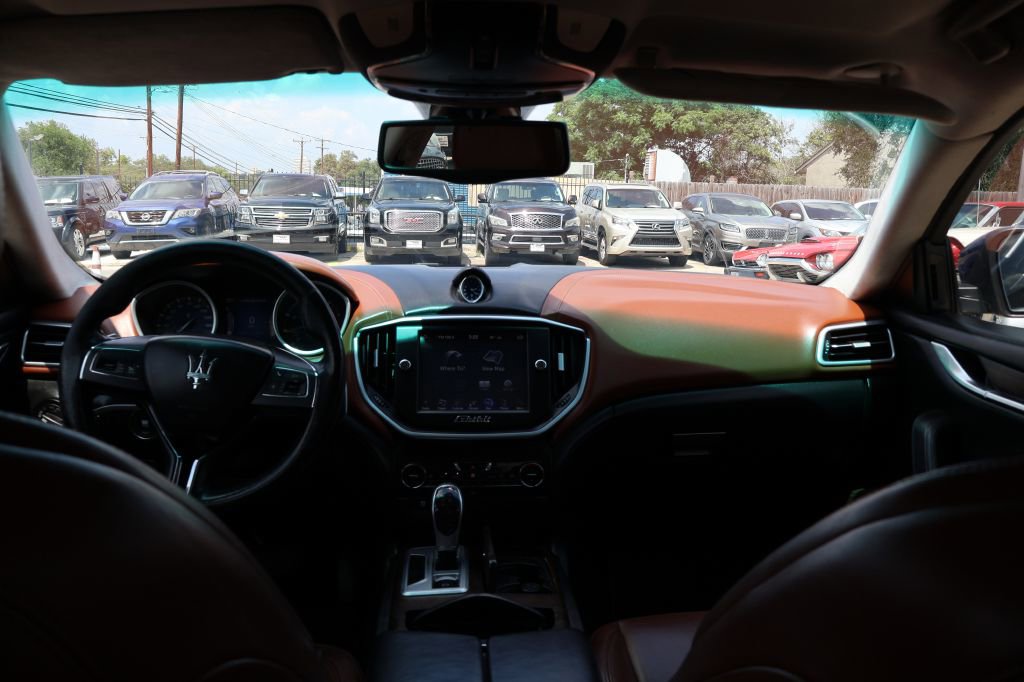 Used 2015 Maserati Ghibli RWD image 18