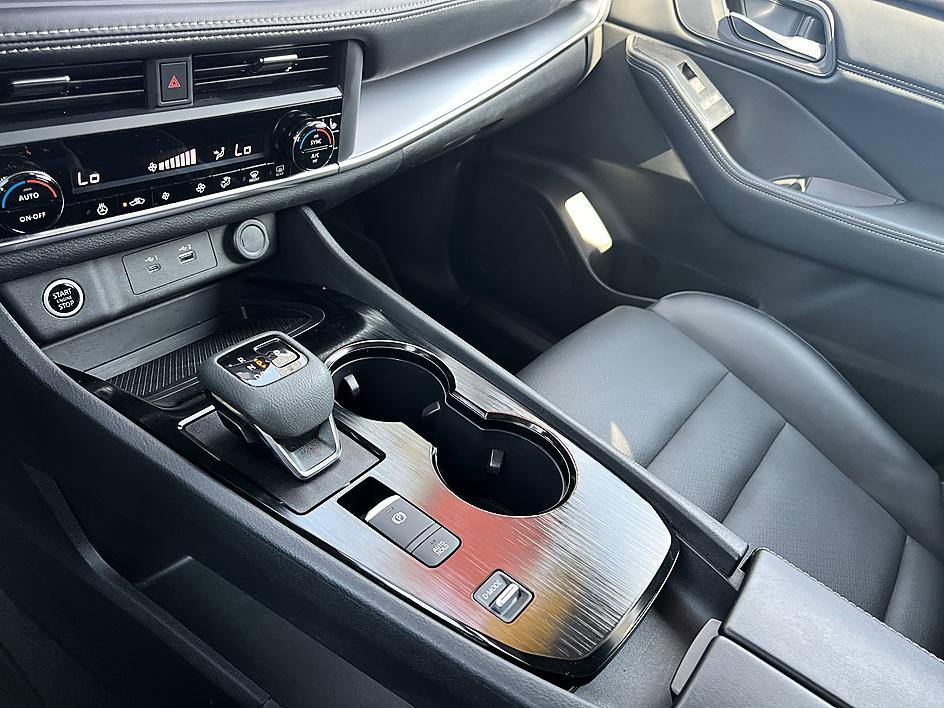 Certified 2023 Nissan Rogue SV w/ SV Premium B Package image 27