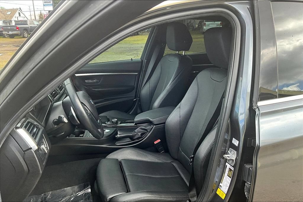 Used 2018 BMW 330i Sedan RWD image 9