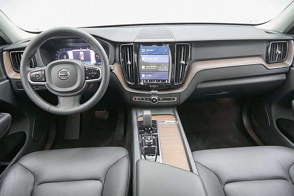 Certified 2023 Volvo XC60 T8 Plus w/ Climate Package image 24