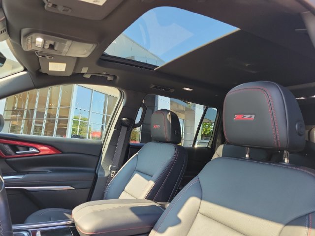 Used 2025 Chevrolet Traverse Z71 w/ Enhanced Driving Package AWD/4WD image 29