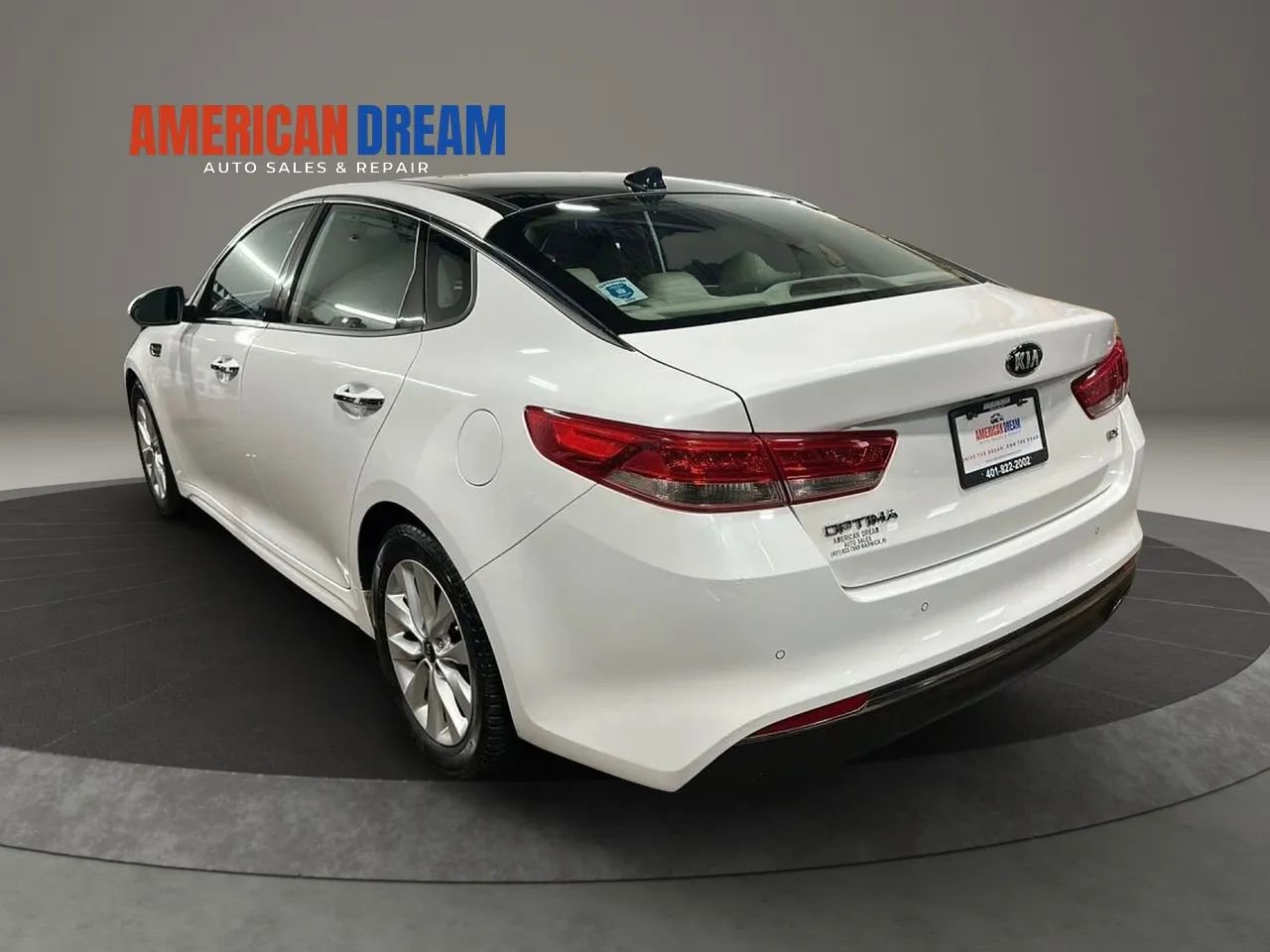 Used 2017 Kia Optima EX w/ Premium Package FWD image 3
