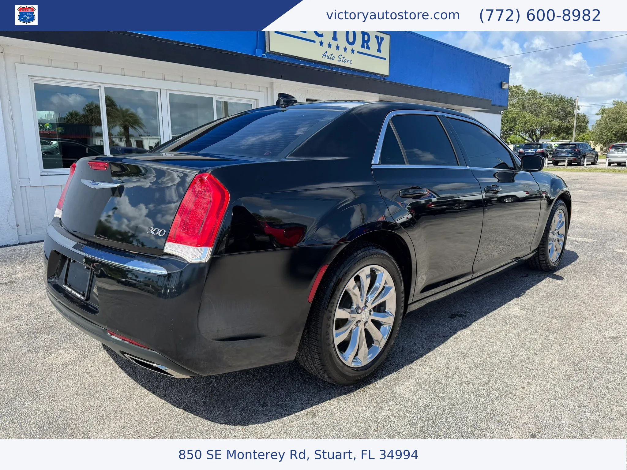 Used 2017 Chrysler 300 Limited AWD/4WD image 3