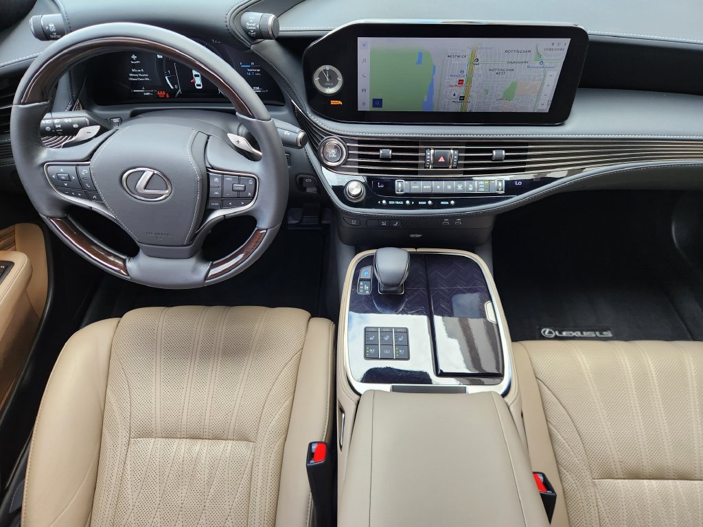 Used 2024 Lexus LS 500 w/ Interior Upgrade Package RWD image 26