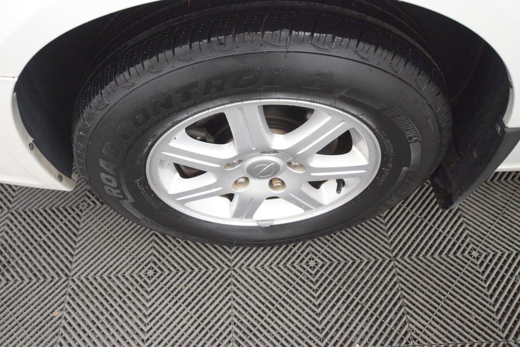 Used 2012 Chrysler Town & Country Touring image 21