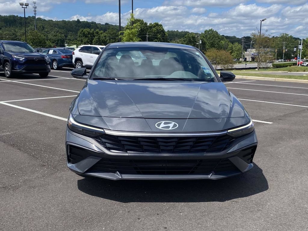 Certified 2025 Hyundai Elantra Sport FWD image 8