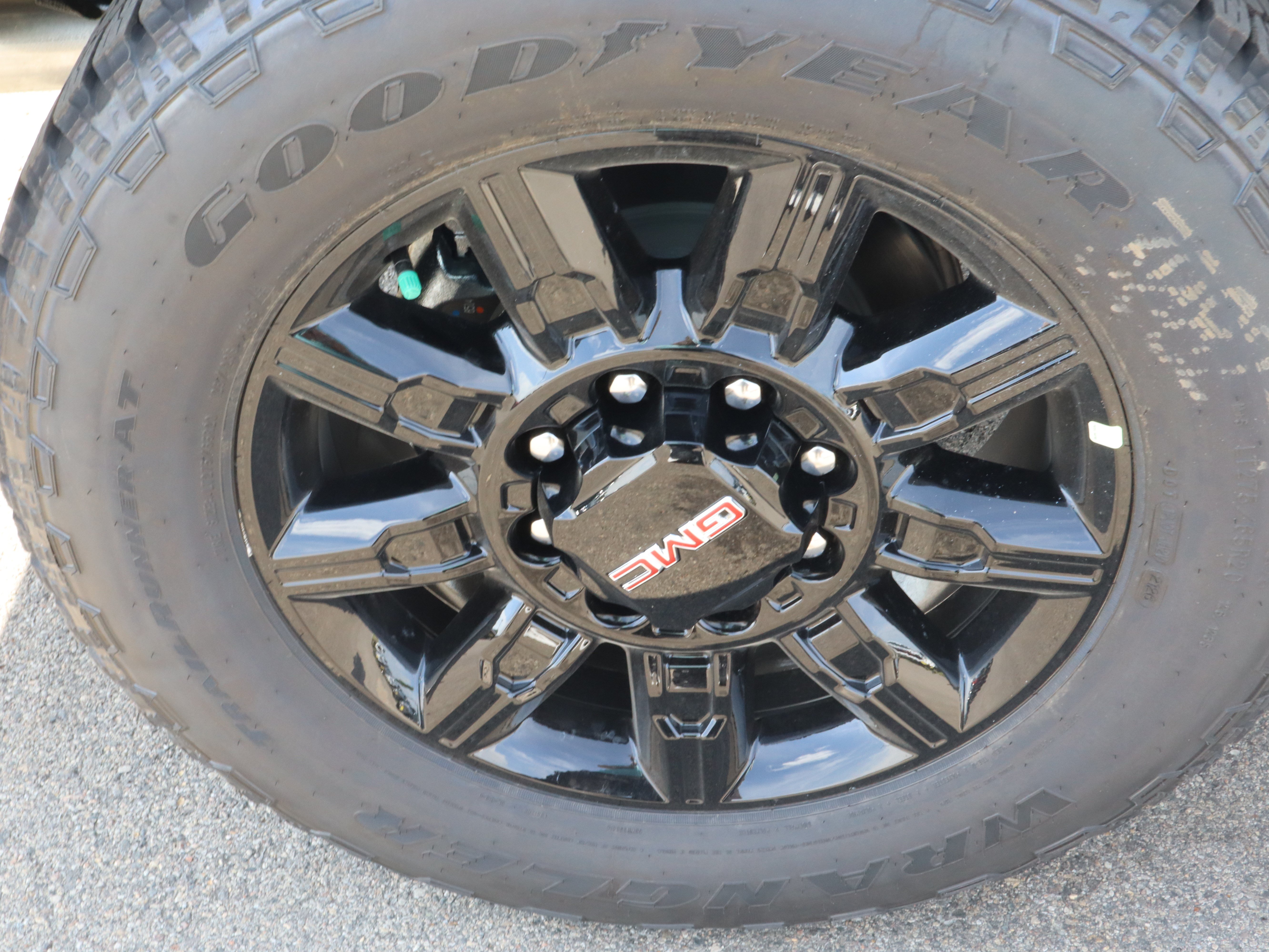 New 2026 GMC Sierra 3500 AT4 w/ AT4 Premium Plus Package AWD/4WD image 17