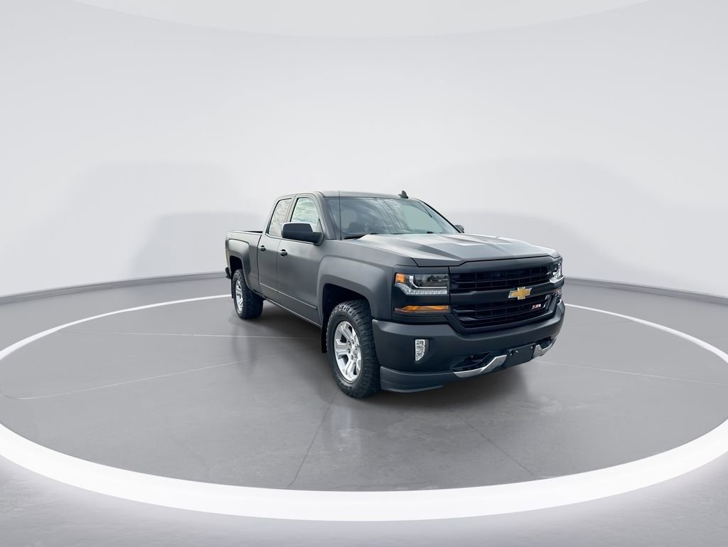 Used 2018 Chevrolet Silverado 1500 LT w/ All Star Edition AWD/4WD image 2