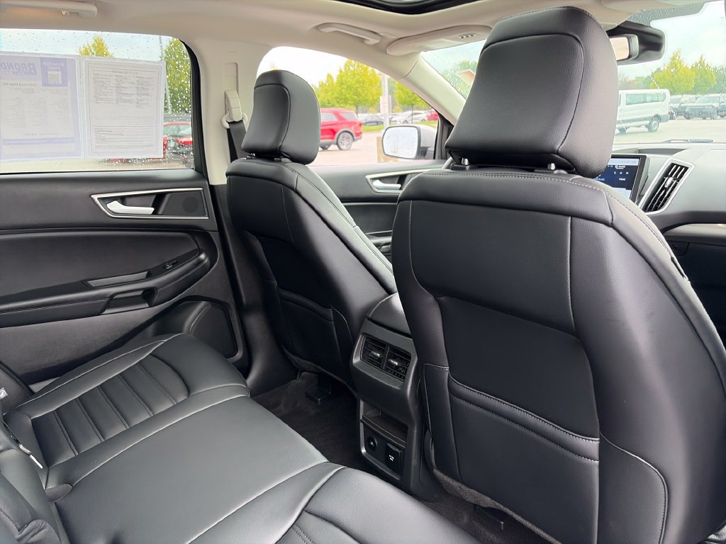 Used 2024 Ford Edge SEL w/ Convenience Package AWD/4WD image 32