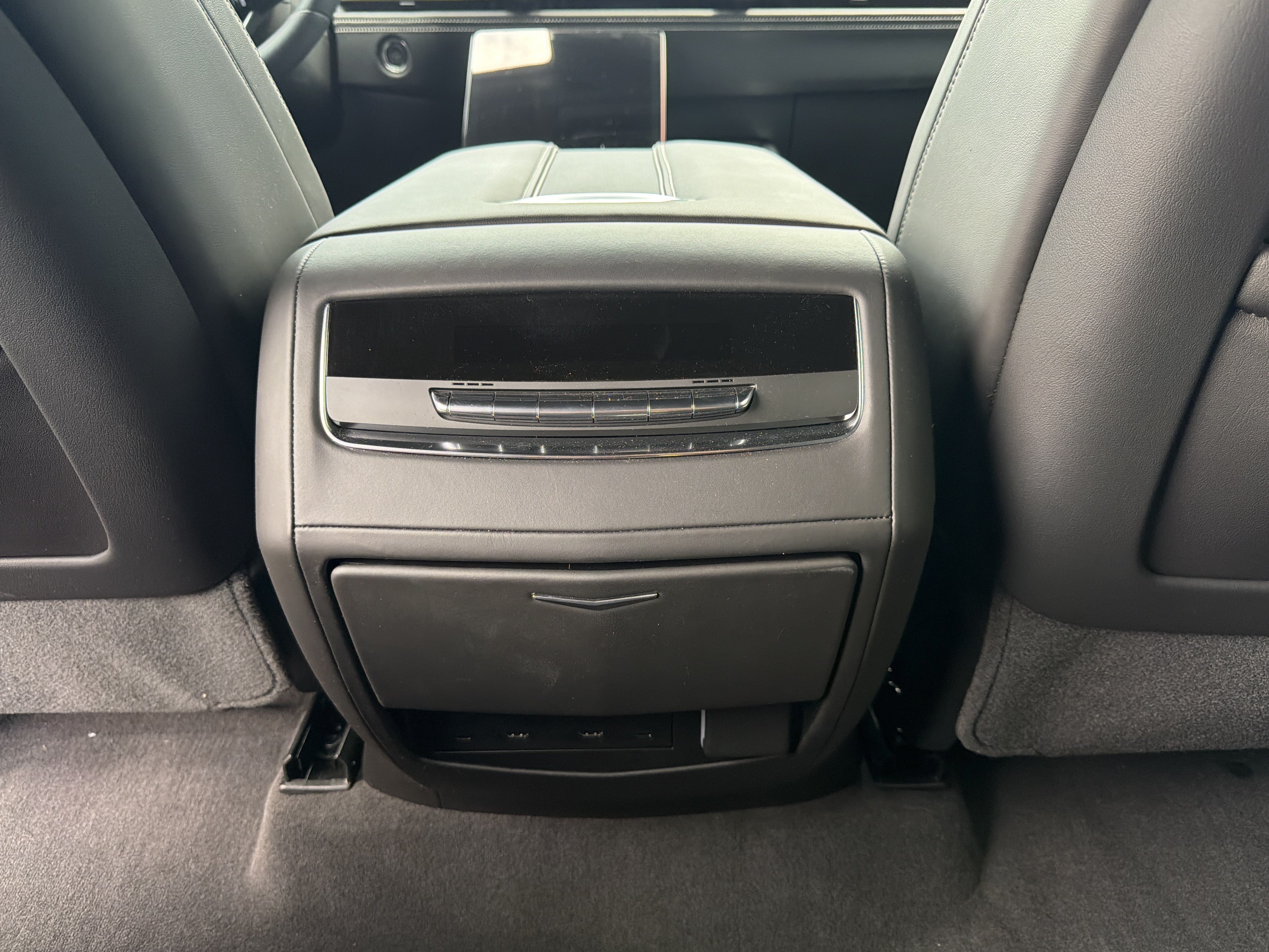 Used 2025 Cadillac Escalade V w/ LPO, ONYX Package AWD/4WD image 47
