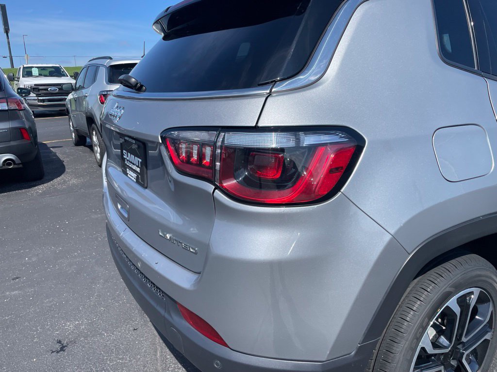Used 2023 Jeep Compass Limited AWD/4WD image 27