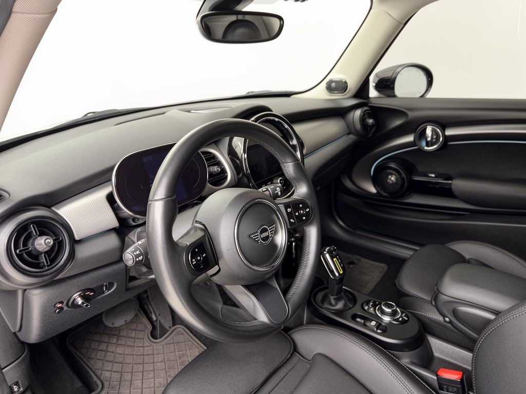 Used 2024 MINI Cooper SE FWD image 4