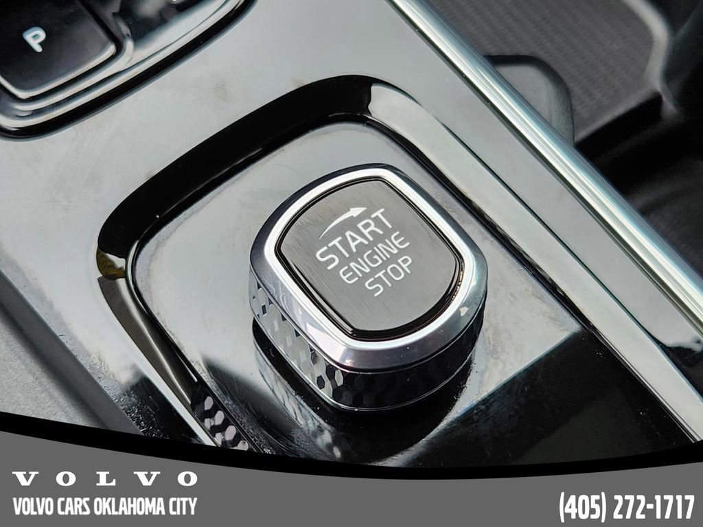 Certified 2025 Volvo XC60 T8 Plus w/ Protection Package Premier image 20