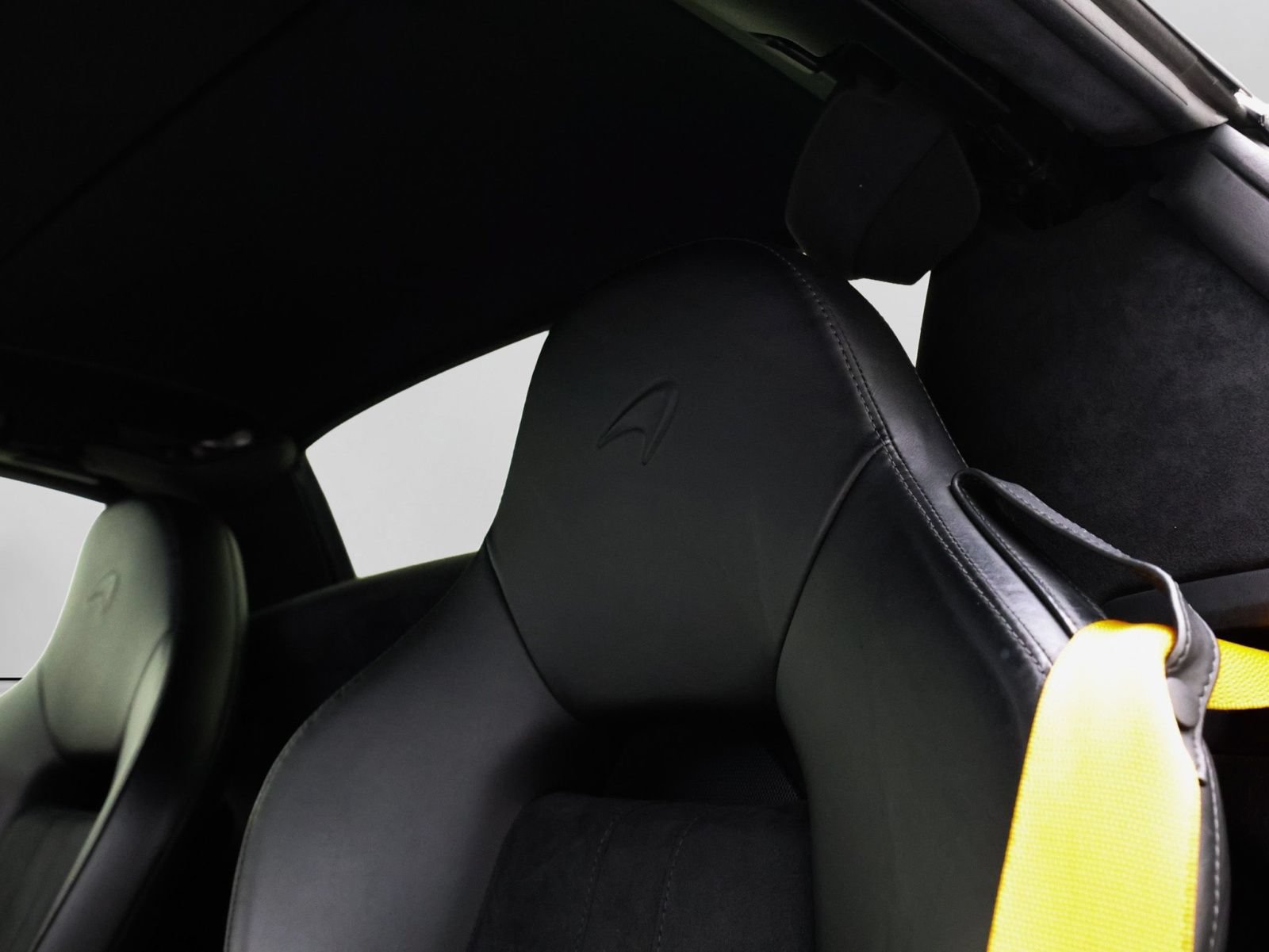 Used 2020 McLaren 600LT Spider RWD image 22