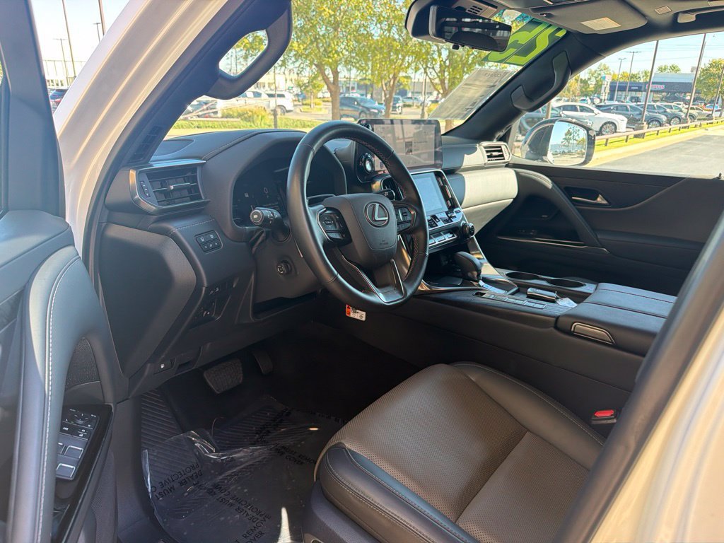 Used 2025 Lexus LX 700h Overtrail w/ Accessory Package (Z1) AWD/4WD image 5