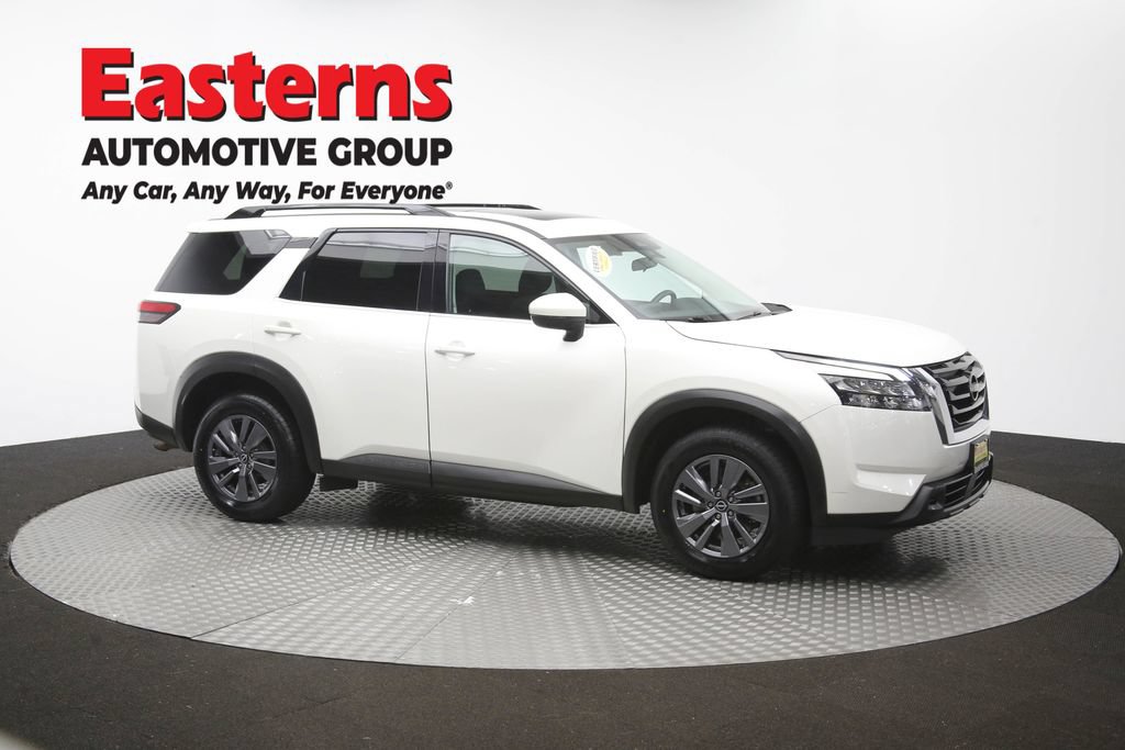 Used 2023 Nissan Pathfinder SV w/ SV Premium Package AWD/4WD image 50