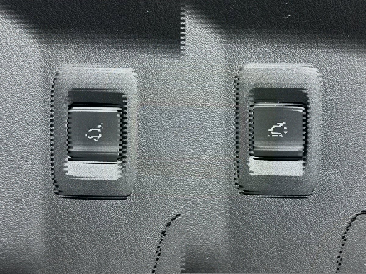 Used 2018 MAZDA CX-9 Signature image 36