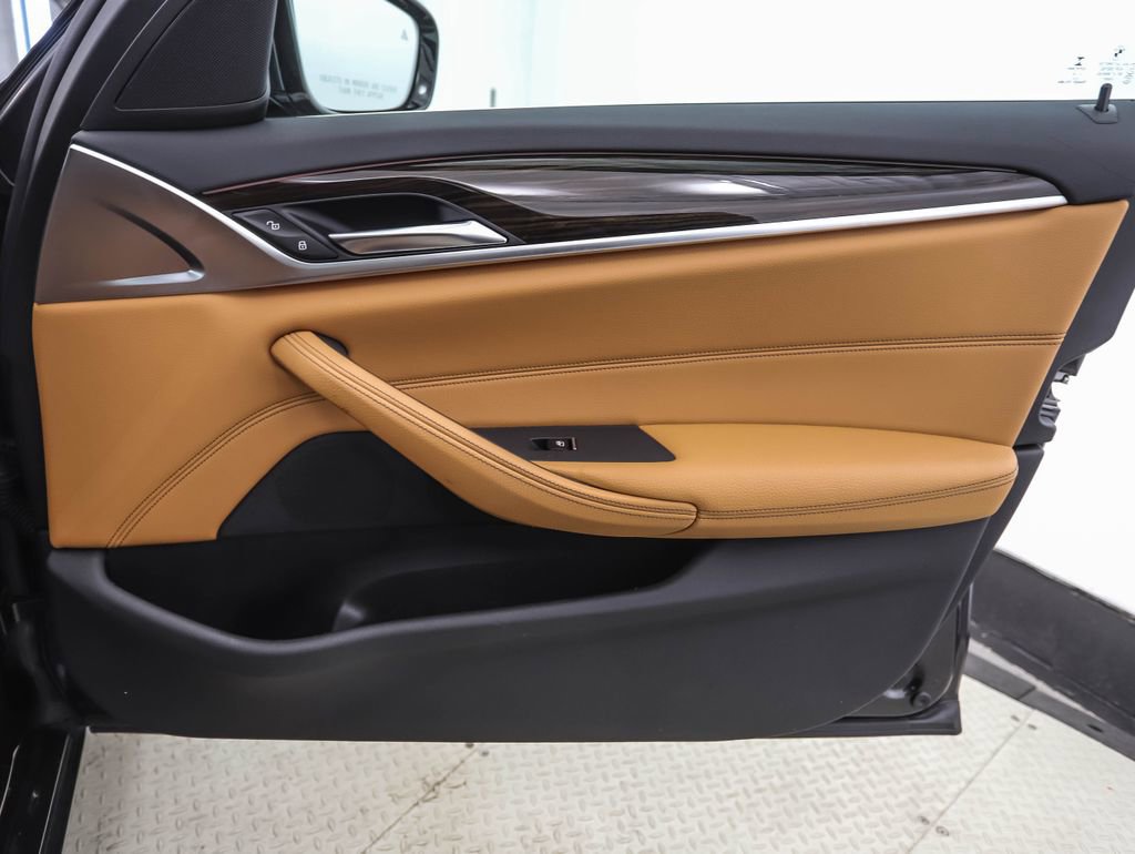 Used 2019 BMW 530i xDrive w/ Convenience Package image 28