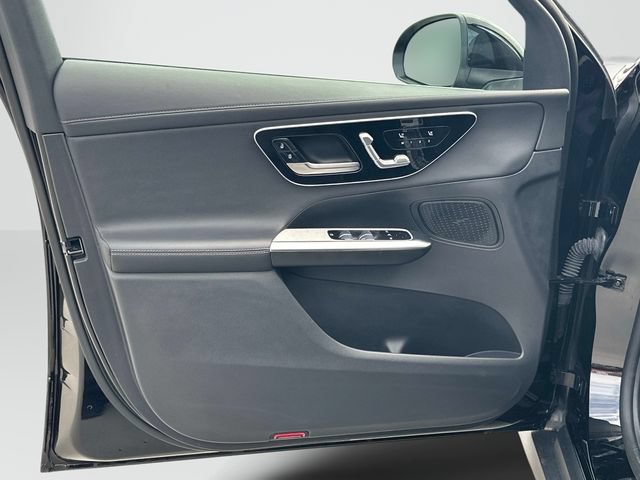 Used 2023 Mercedes-Benz GLC 300 4MATIC image 13
