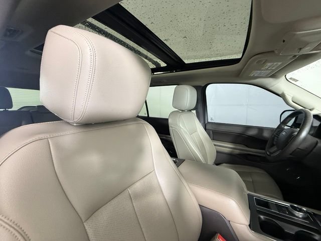 Used 2020 Ford Expedition XLT w/ Equipment Group 202A RWD image 35