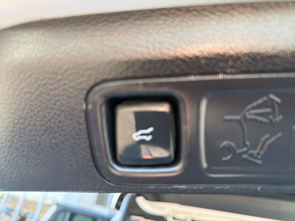 Used 2018 Lincoln Navigator Reserve w/ Technology Package image 17