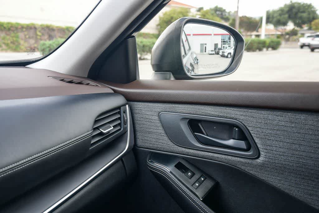 Used 2021 Nissan Rogue S FWD image 21
