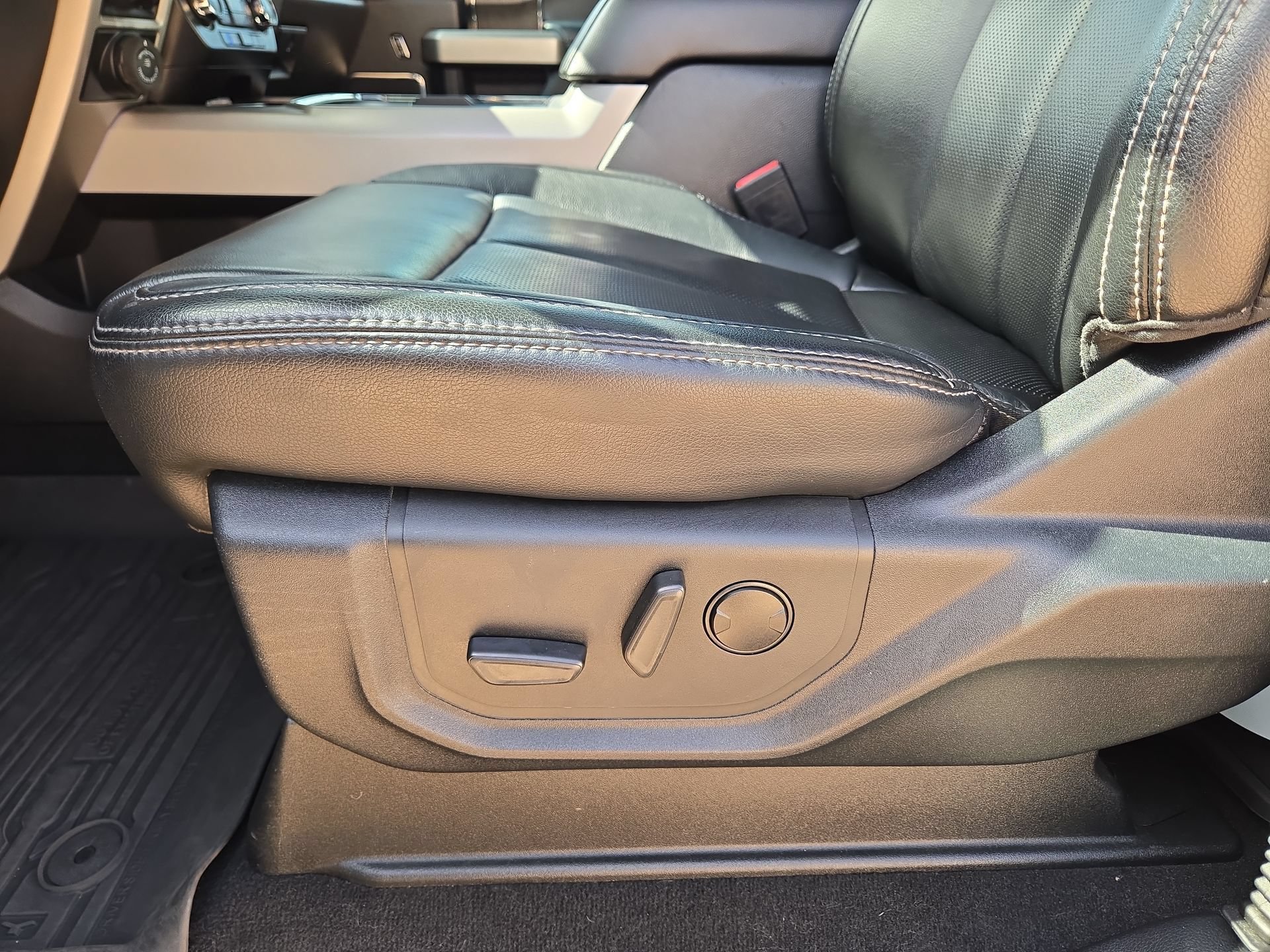 Used 2021 Ford F250 Lariat AWD/4WD image 17