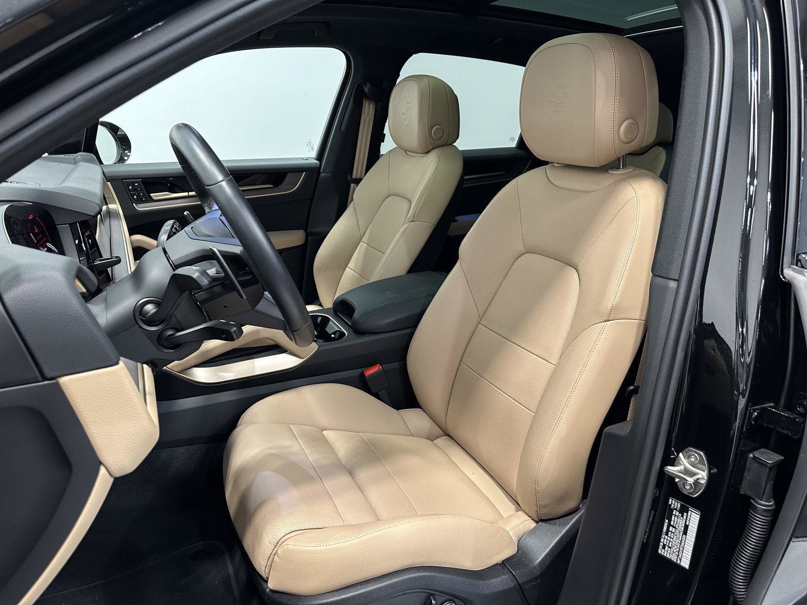 Used 2026 Porsche Cayenne AWD/4WD image 5