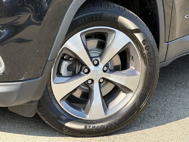 Used 2022 Jeep Cherokee Limited AWD/4WD image 30