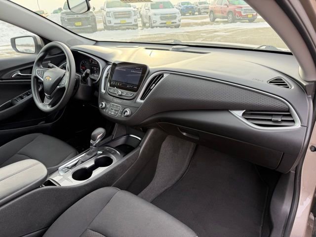 Used 2025 Chevrolet Malibu LT image 16