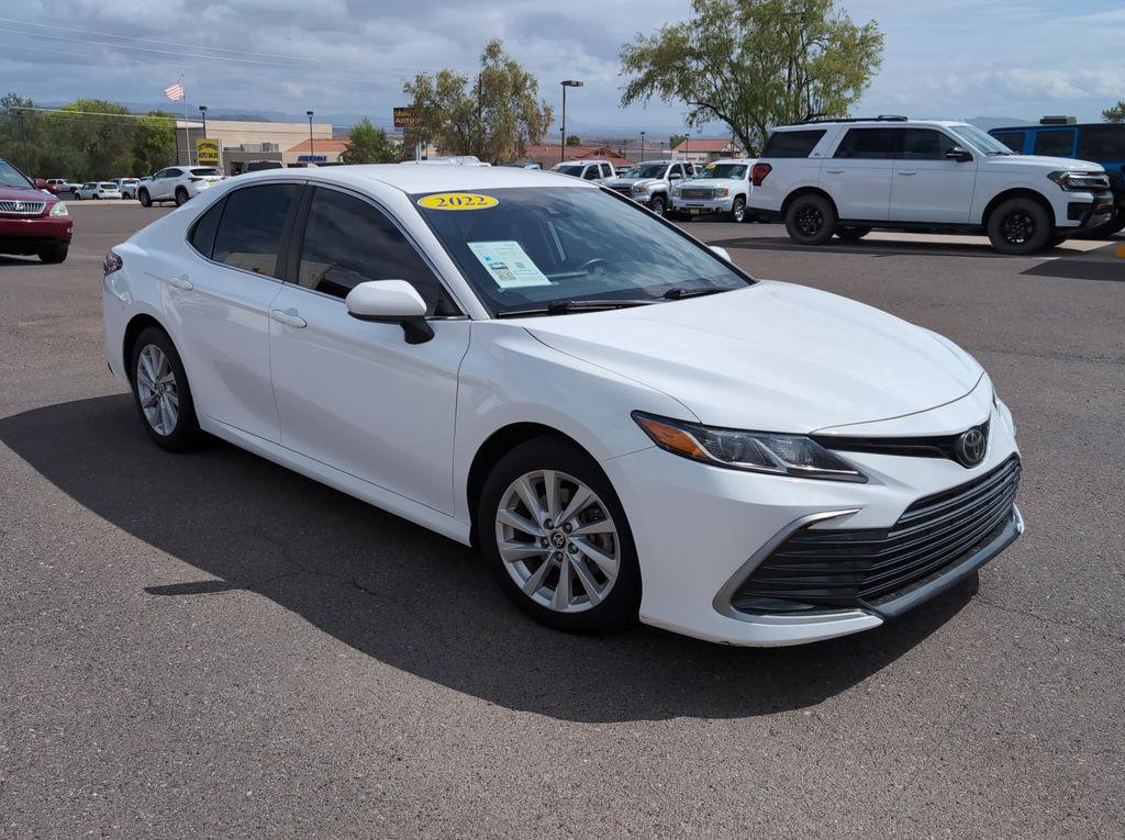 Used 2022 Toyota Camry LE image 1