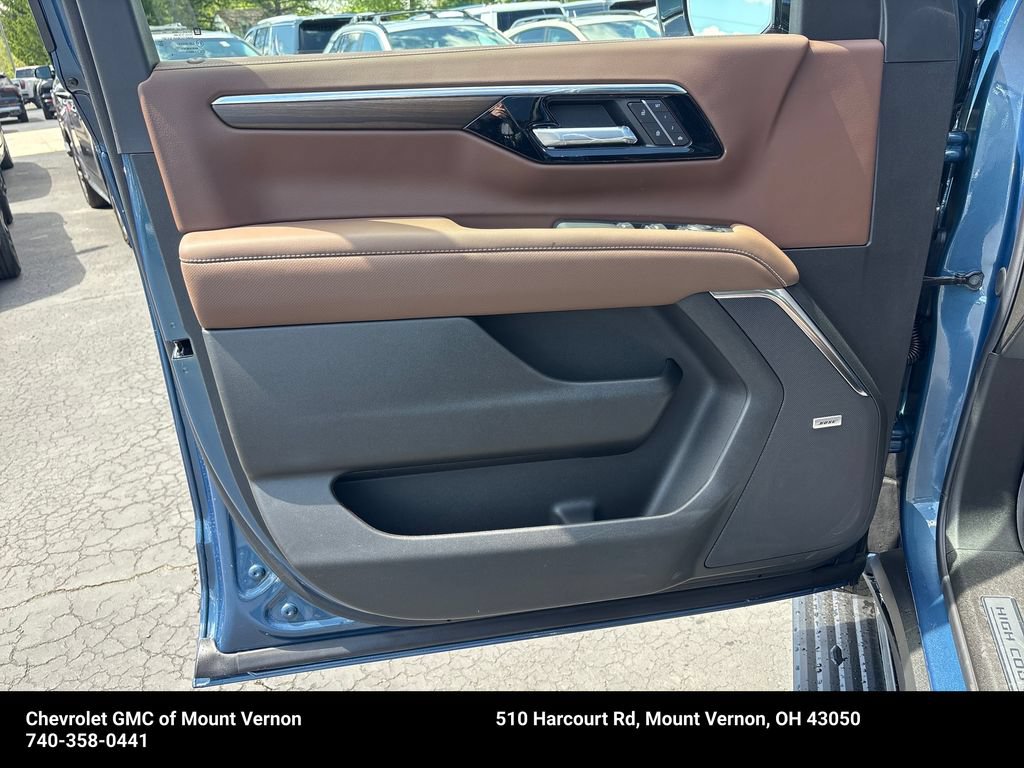 New 2026 Chevrolet Suburban High Country AWD/4WD image 12