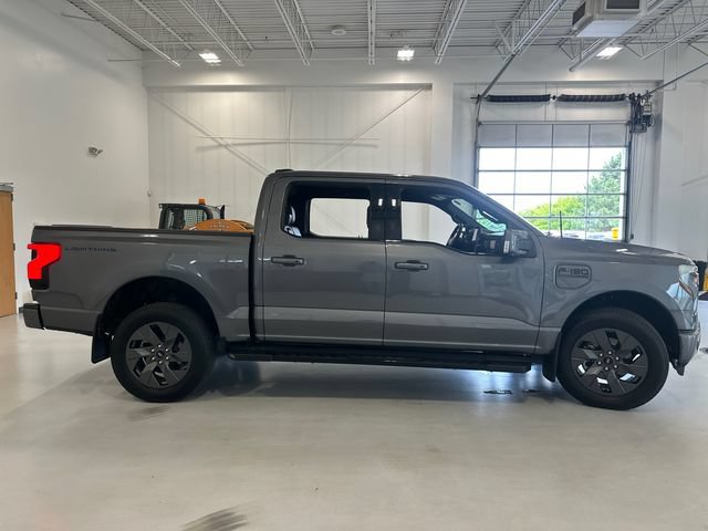 Used 2022 Ford F150 Lightning Lariat AWD/4WD image 4