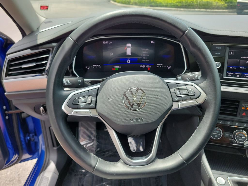 Used 2024 Volkswagen Jetta SE w/ Panoramic Sunroof Package FWD image 27